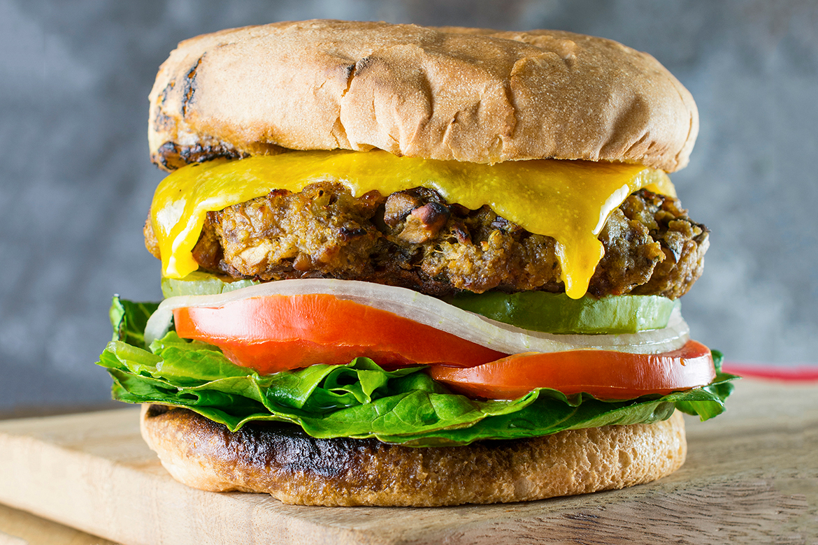 50/50 Burger | Easy recipe for a healthier burger- half meat, half mushrooms