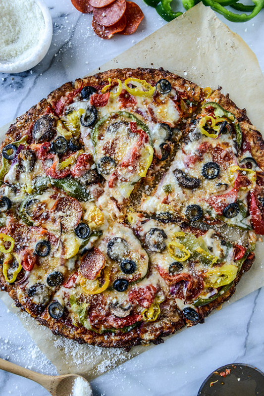 20 Healthy Tailgating Recipes that Score l pizza supreme on cauliflower crust