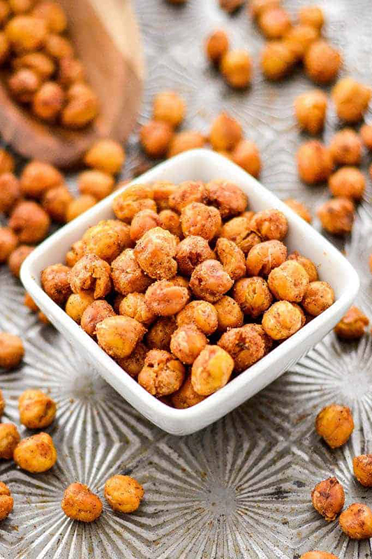 20 Healthy Tailgating Recipes that Score l crunchy roasted chickpeas