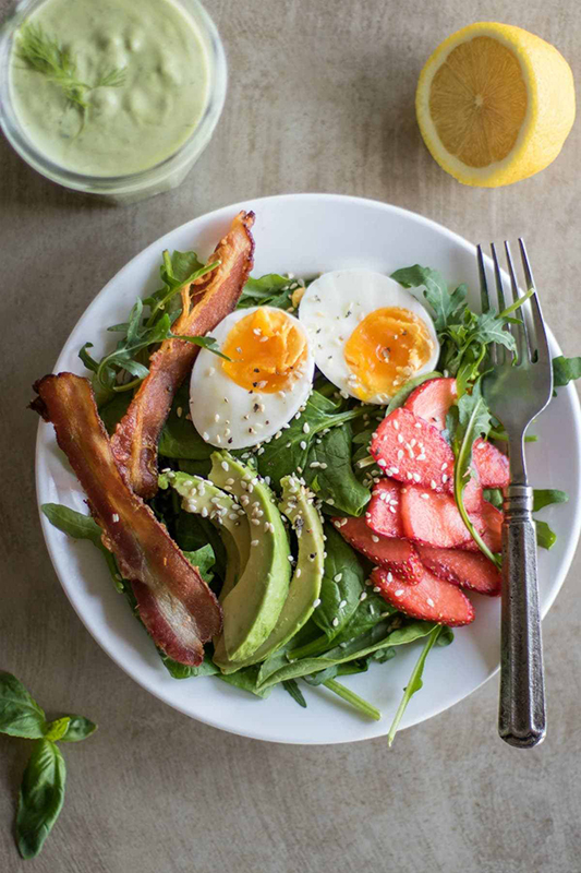 The Best of Whole30 Recipe Roundup l bacon and strawberry breakfast salad