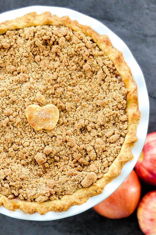 20+ Amazing Apple Recipes for Fall l the best apple crumble pie recipe