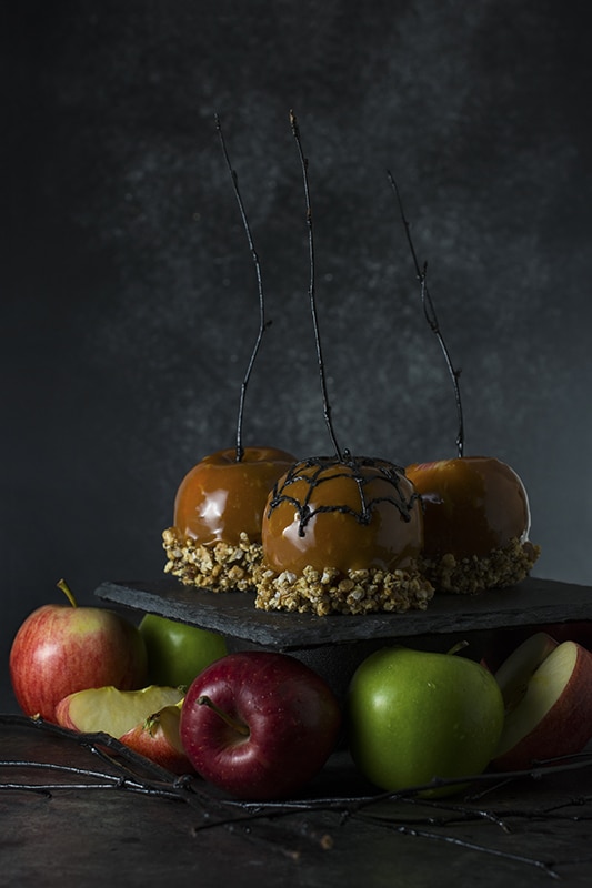 20+ Amazing Apple Recipes for the Fall l creepy caramel apples
