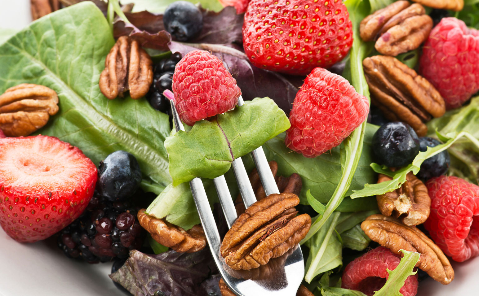 fresh berry salad with pecans